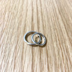 【ケイウノ ブライダル(K.UNO BRIDAL)の口コミ】 サンプルをはめた時にとてもしっくりきました。
お店も綺麗で定員さんの接…