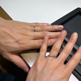 【ラザール ダイヤモンド(LAZARE DIAMOND)の口コミ】 まず結婚指輪を選ぶ前に2人で重視するポイントを話し合いました。私たちは…