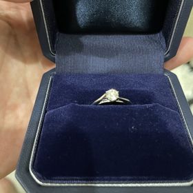 【銀座ダイヤモンドシライシの口コミ】 指輪のデザインがとても素敵でした。どうしてもダイヤモンドの輝きには妥…