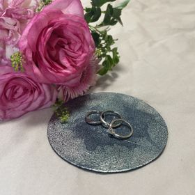 【アイプリモ(I-PRIMO)の口コミ】 長年着け続けることも考えて、王道のプラチナでシンプル目なデザインを選…