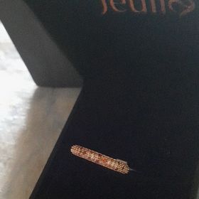 【JEULIA(ジュリア)】の口コミ 相手側もシングルで子育てをしてることもあり
派手でガチャガチャしてるよ...