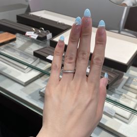 【アイプリモ(I-PRIMO)の口コミ】 ダイヤモンドのキラキラがどこから見てもあるところ。
しかし派手すぎず丁…