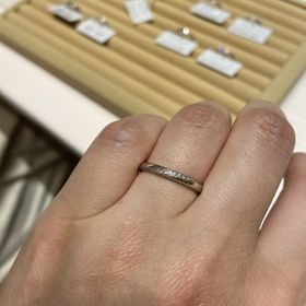 【TRECENTI(トレセンテ)の口コミ】 ストレートの指輪を探していて、店員さんがおすすめしたこれがとても気に…