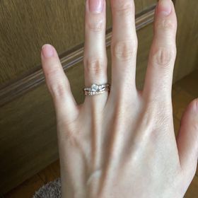 【銀座ダイヤモンドシライシの口コミ】 指輪のデザインや組み合わせがたくさんある為、自分の好みが見つかりまし…