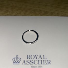 【ROYAL ASSCHER(ロイヤル・アッシャー)の口コミ】 元々広告などで他のブランドが気になっていて来店しました。そのブランド…