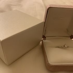 【ジュエリーツツミ(JEWELRY TSUTSUMI)の口コミ】 もともとジュエリーショップで働いていたこともあり、デザインや形にこだ…