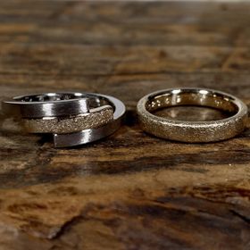 【ichi(イチ)の口コミ】 何店舗か結婚指輪を見てまわって、女性物は素敵なものがいくつかある一方…