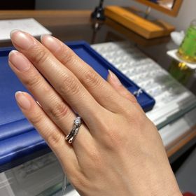 【銀座ダイヤモンドシライシの口コミ】 ダイヤモンドの輝きに負けました！
ダイヤモンドとデザインの相性がとても…