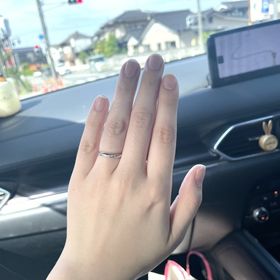 【CAFERING(カフェリング)の口コミ】 シンプルなデザインに惹かれました。
この先歳をとっても違和感のないデザ…