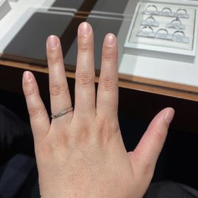 【銀座ダイヤモンドシライシの口コミ】 着け心地が良く、手に馴染む感じがとても良かったです。
デザインも豊富で…