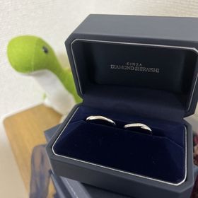 【銀座ダイヤモンドシライシの口コミ】 たくさんデザインがある中で相談しながら好みのものを絞りましたが、迷っ…