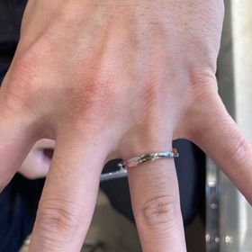 【Ginza Rim(銀座リム)の口コミ】 女性用のリングからダイヤを除いたデザインで、カラーがコンビネーション…