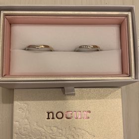 【nocur(ノクル)の口コミ】 プラチナと18金で作られており２つの色合いが楽しめます。デザインも少し…