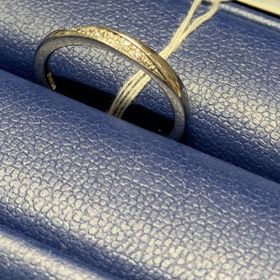 【銀座ダイヤモンドシライシの口コミ】 まず第一にデザインが好みだったからです。上品且つ繊細な作りで、年を重…