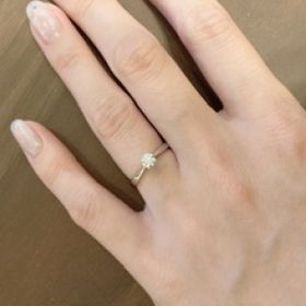 【TASAKI(タサキ)の口コミ】 1番の決め手はデザイン。
一石のデザインはどのブランドにもだいたいあり…