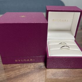 【ブルガリ(BVLGARI)の口コミ】 ずっと着け続けるものなので、シンプルなものをと考えていた。いろいろ調…
