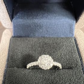 【BRILLIANCE+(ブリリアンスプラス)の口コミ】 指輪のデザイン、価格、接客が素晴らしくこちらに決めせせてもらいました…