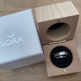 【SORA(ソラ)の口コミ】 彼女が、黒の指輪が欲しいと言っていたので、取り扱いのあるSORAさんで購…