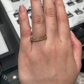 【ラザール ダイヤモンド(LAZARE DIAMOND)の口コミ】 ラザールダイヤモンドの結婚指輪は、ダイヤモンドの質が本当に高く、他の…