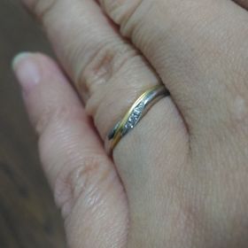 【ケイウノ ブライダル(K.UNO BRIDAL)の口コミ】 もともと指輪をつける習慣がなかったので、付けやすくシンプルなものを重…