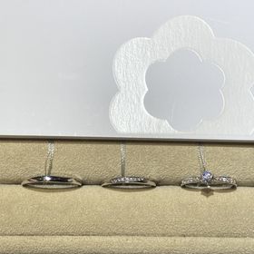 【TRECENTI(トレセンテ)の口コミ】 希望した婚約指輪の華やかなデザインがとても綺麗だったのとそれに合わせ…