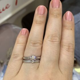 【アンジェリックフォセッテ(Angelique Fossette)の口コミ】 何店舗も巡って指輪の好きなデザインはだいたい決めていました。自分の指…