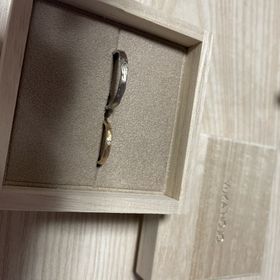 【YUKA HOJO(ユカホウジョウ)の口コミ】 マット加工で、変わったデザインの指輪を探していたところ、このブランド…