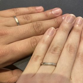 【銀座ダイヤモンドシライシの口コミ】 ダイヤモンドの輝きが決め手です。
色々試着させていただきましたが、フィ…