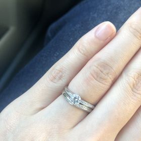 【ENUOVE(イノーヴェ)の口コミ】 飽きのないシンプルなデザイン。傷が目立つのが嫌だったので表面に石が付…