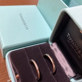 【ティファニー(Tiffany & Co.)の口コミ】 価格とデザインで決めました。
結婚指輪でもすごく高いイメージがあったの…