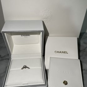【シャネル(CHANEL)の口コミ】 デザインについてはシャネルのイメージであるカメリアがあしらわれており…