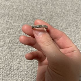 【Something Blue(サムシングブルー)の口コミ】 色々見たが自分らしくおしゃれに付けれて
コスパも重視だった。
刻印も付…