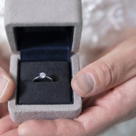 【BRILLIANCE+(ブリリアンスプラス)の口コミ】 とにかくシンプルで、歳を重ねても付けられるような王道な指輪を探してい…