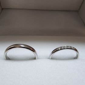 【宝寿堂(ほうじゅどう)の口コミ】 結婚指輪はシンプルなものが良く、彼女はメレが付いている可愛い感じのを…
