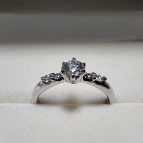 【宝寿堂(ほうじゅどう)の口コミ】 彼女と見に行き、ブランドにこだわりが無かったため価格と品質のクチコミ…