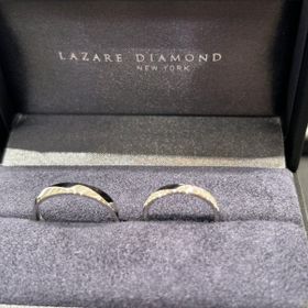 【ラザール ダイヤモンド(LAZARE DIAMOND)の口コミ】 ２人とも指の関節が太いのと、しっかりとした手なので、存在感のあるもの…