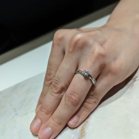 【ラザール ダイヤモンド(LAZARE DIAMOND)の口コミ】 某有名ブランドではなく、人と被らないデザインにしたいと決めていたので…