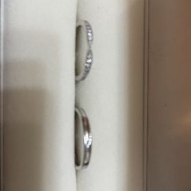 【GALA JEWELRY(ガラジュエリー)の口コミ】 シンプルだけど華やかで普段使いもしやすいものを選びました。マリッジリ…