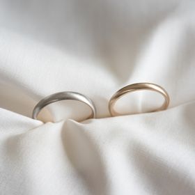 【Cayof(カヨフ)の口コミ】 メンズ、レディースともに「スタイリッシュマット」のシンプルな加工にし…