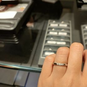 【エクセルコダイヤモンド(EXELCO DIAMOND)の口コミ】 たくさん店舗を見て回った結果これに決めました。
お店でもめっちゃ悩みま…