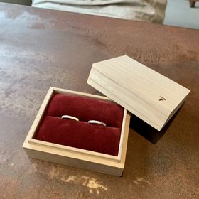 【ichi(イチ)の口コミ】 海外ブランド等、他の結婚指輪も見に行きましたが、デザインを店員さんと…