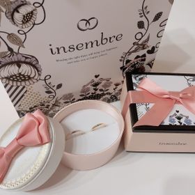 【insembre(インセンブレ)の口コミ】 セミオーダーで指輪裏に誕生石をいれられ（最大2個）文字入れも字体を選べ…