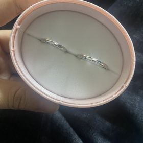 【insembre(インセンブレ)の口コミ】 シンプルなデザインを選んで尚且つ、女の人の方にはダイヤが付いているも…