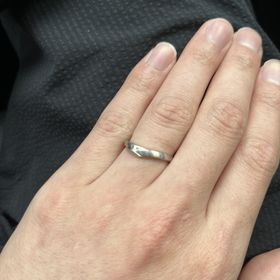 【俄(にわか)の口コミ】 指輪のデザインと、その意味に惹かれて決めました。
単衣という商品名で、…