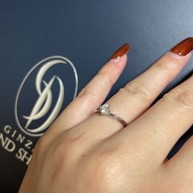 【銀座ダイヤモンドシライシの口コミ】 たくさんの試着を重ねて、重厚感のあるデザイン、装飾が多く華やかなデザ…