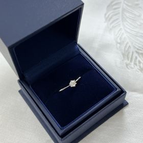 【銀座ダイヤモンドシライシの口コミ】 プロポーズリングで先にダイヤを頂き、後日台座を選びに行きました。
サプ…