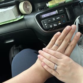 【ラザール ダイヤモンド(LAZARE DIAMOND)の口コミ】 婚約指輪のスィートアイヴィのデザインが気に入り、ラザールの指輪で揃え…