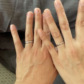【アイプリモ(I-PRIMO)の口コミ】 シンプルだが、少しアレンジを加えている指輪を探しておりました。2人で色…