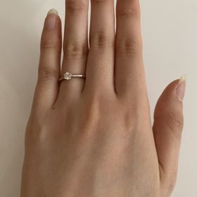 【銀座ダイヤモンドシライシの口コミ】 丸い感じで指にフィットして着け心地が良くて、シンプルだけど可愛らしい…