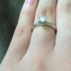 【ティファニー(Tiffany & Co.)の口コミ】 二人の結婚前のペアリングがティファニーだったので、こちらのものにしま…